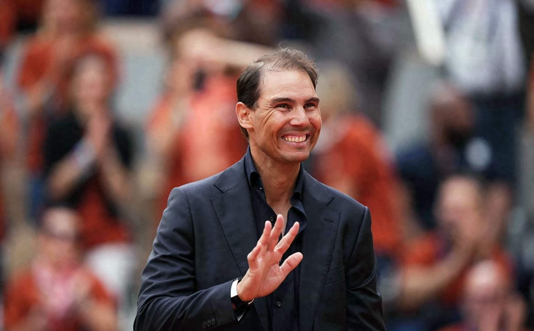 纳达尔迎来十二赛季出色发挥，湖人观众热烈欢呼！引发球迷热议的简单介绍-开云